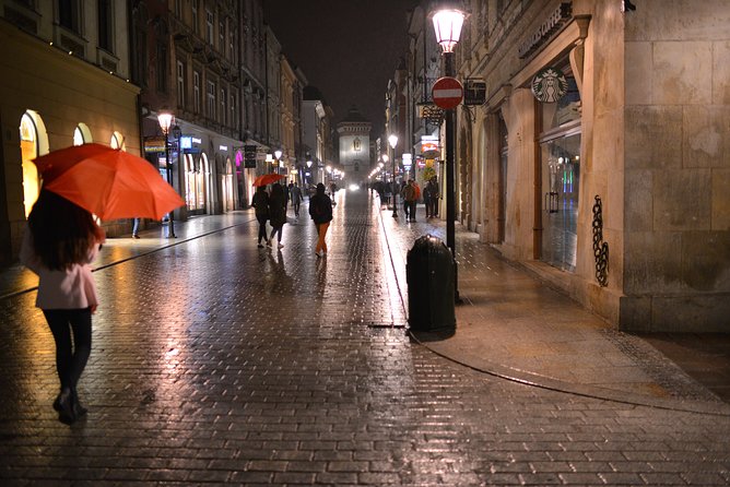 Solve the mystery and explore hidden Kraków - Vodka checkpoints and the tone of the game