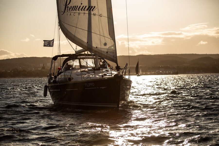 Sopot: Sunset Yacht Cruise with Welcome Drink - What you see during the 105-minute route