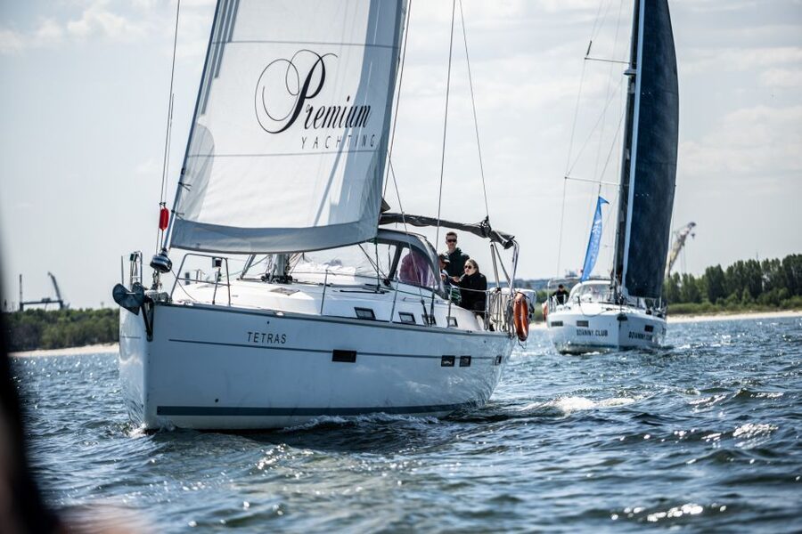 Sopot: Yacht Cruise Around the Bay with Welcome Drink - Three possible directions from Sopot