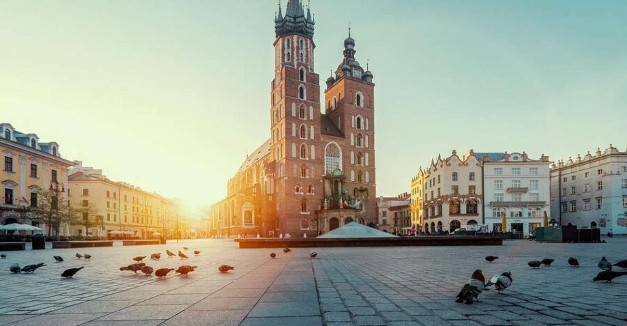 St. Mary's Basilica and more - a short walk with a guide - Key points to know before you book