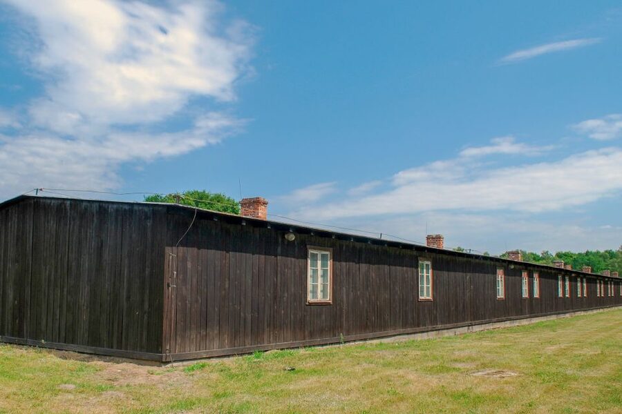 Stutthof Concentration Camp:Guided Tour with Transportation - The beach walk on the return journey