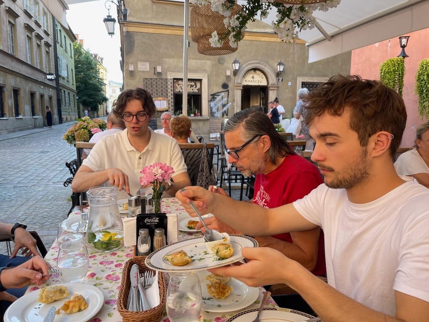 Taste of Poland, food tour and guided walk with 12 tasting - New Town and the final gifts