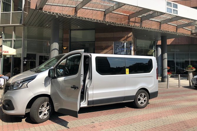 Taxi from Gdańsk airport to city centre ( old town Gdańsk ) - Meeting your driver at Gdańsk Lech Wałęsa Airport