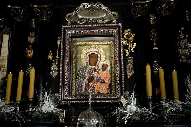 The Black Madonna Tour from Krakow - Seeing the Black Madonna and its votive gifts