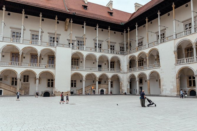 The Heart of Krakow: Old Town & Wawel Castle Private Tour - Starting with Krakow’s obwarzanek at Stary Kleparz