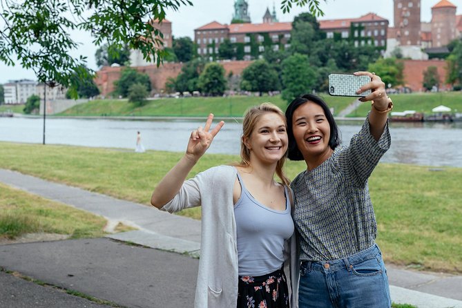 The Heart of Krakow: Old Town & Wawel Castle Private Tour - What the private format adds at $87.71