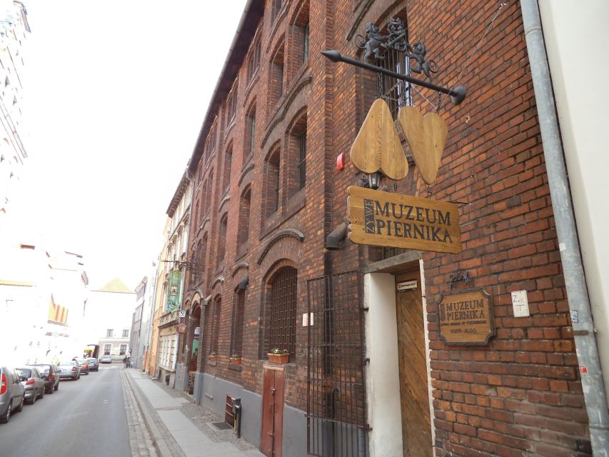 Torun Living Museum of Gingerbread and Old Town Private Walk - Inside the Living Museum of Gingerbread