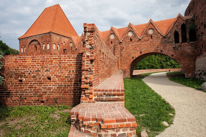 Torun Old Town Highlights Private Walking Tour - The Leaning Tower and the cathedral