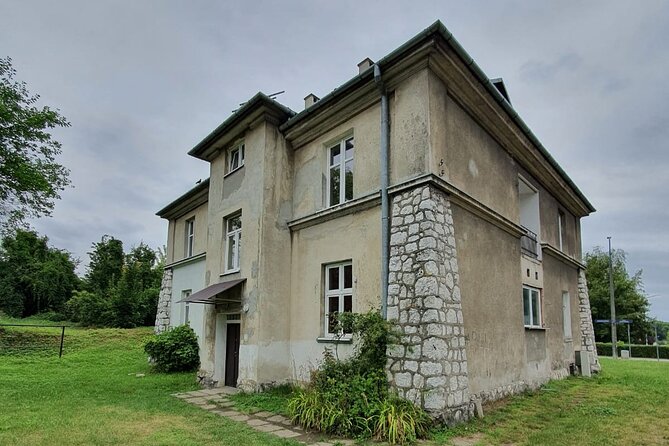 TOUR AL CAMPO DE CONCENTRACIÓN DE PLASZOW. El campo de la Lista de Schindlert. - Cementerio judío, tanatorio y memoria de las víctimas