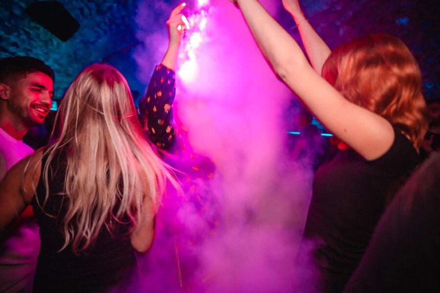 VIP Club Entry and Booth Booking - Should you book Four Music Club’s VIP package?