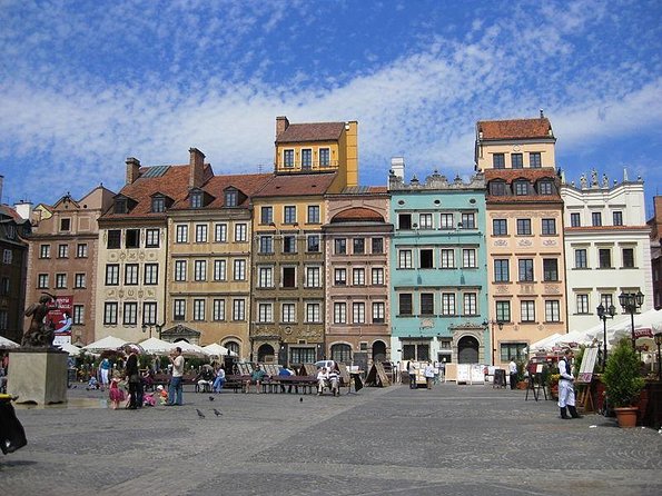 Walk through the Warsaw Old and New Town: like Phoenix from the ashes - Key points to know before booking