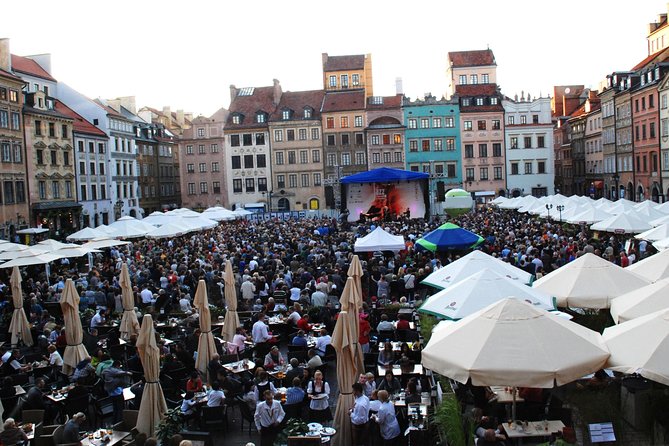 Walk through the Warsaw Old and New Town: like Phoenix from the ashes - Warsaw University and the royal route