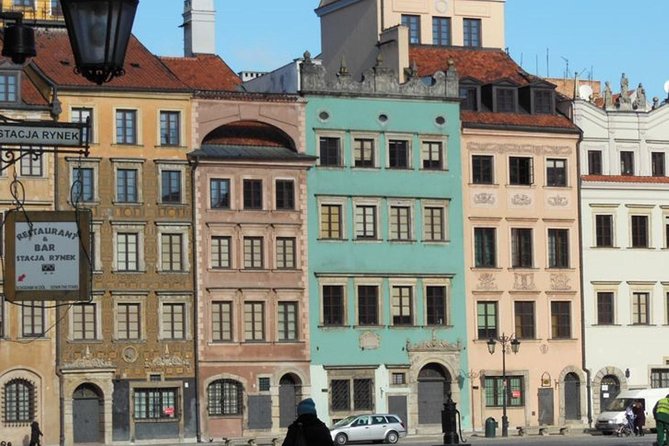 Walk through the Warsaw Old and New Town: like Phoenix from the ashes - Castle Square and the remarkable Old Town reconstruction