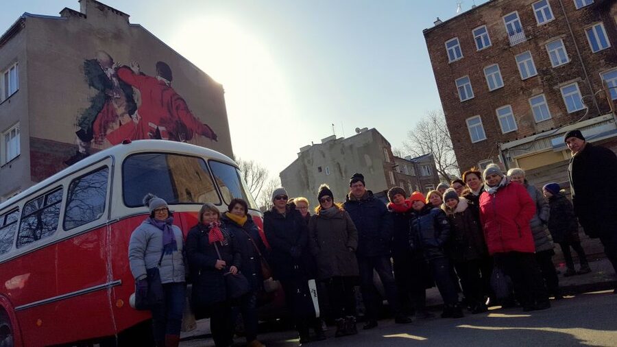 Warsaw: 2.5-Hour Dark Side - Praga District by a Retro Bus - Basilica of the Sacred Heart of Jesus