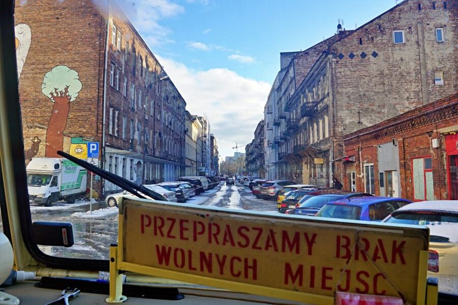 Warsaw: 2.5-Hour Dark Side - Praga District by a Retro Bus - The Praga Bermuda Triangle