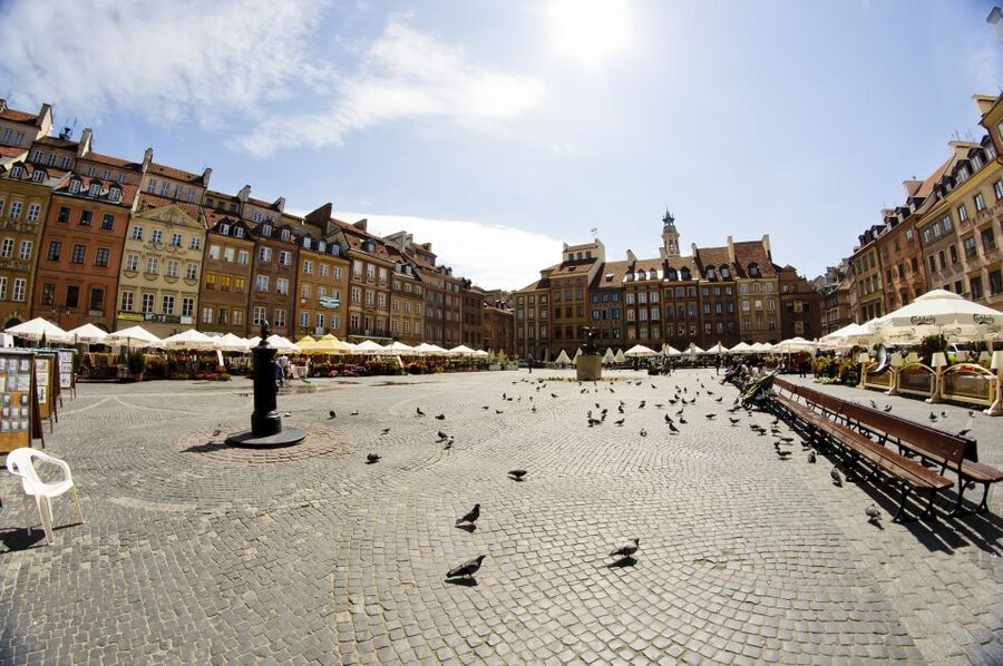 Warsaw: 2-Hour Guided Old Town Walking Tour - Legends, customs, and everyday Warsaw