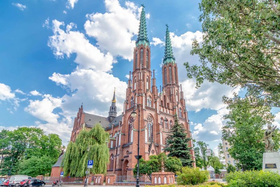 Warsaw: 2-Hour Praga Walking Tour - Koneser and the post-industrial turn