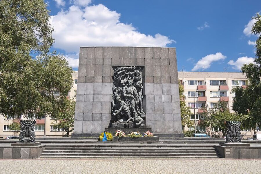 Warsaw: 3-Hour Panoramic City Bus Tour with Pickup - What the vehicle and pickup add