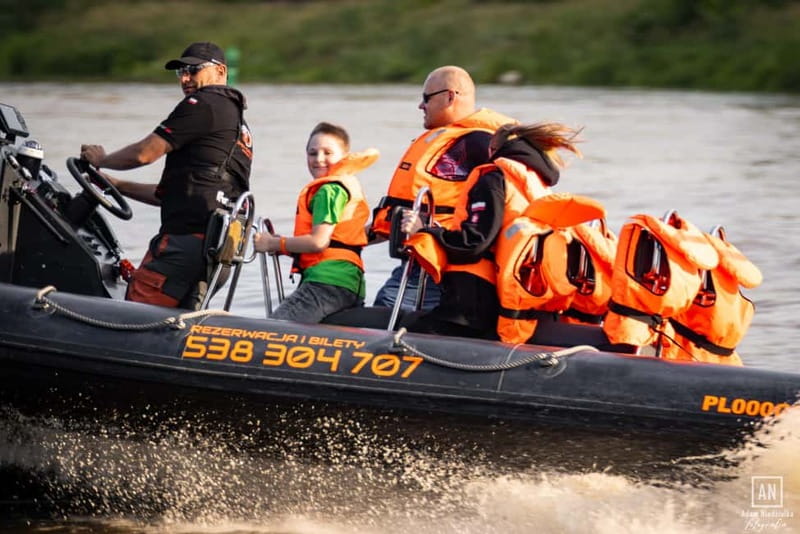 Warsaw: Adrenaline Ride on the Vistula River (Wisła) - The careful start beneath Warsaw’s pedestrian bridge