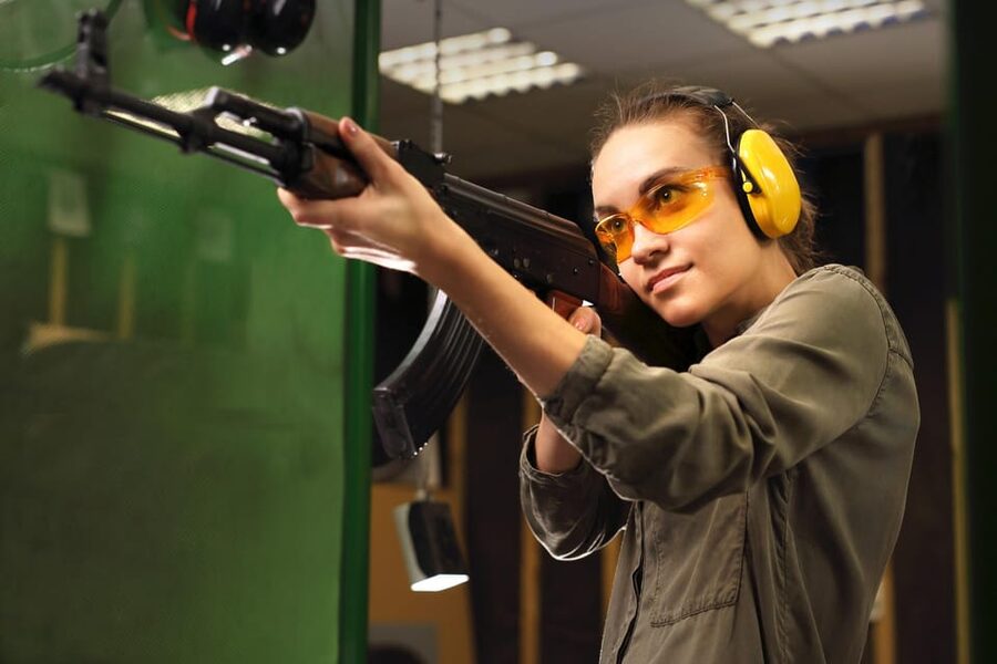 Warsaw: Best Indoor Shooting Range Experience - The first minutes: safety before shooting