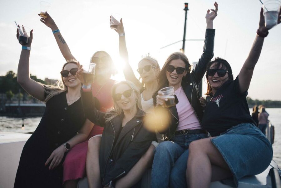 Warsaw: Boat Party with Unlimited Drinks &VIP Club Entrance - Meeting point, timing, and useful planning details