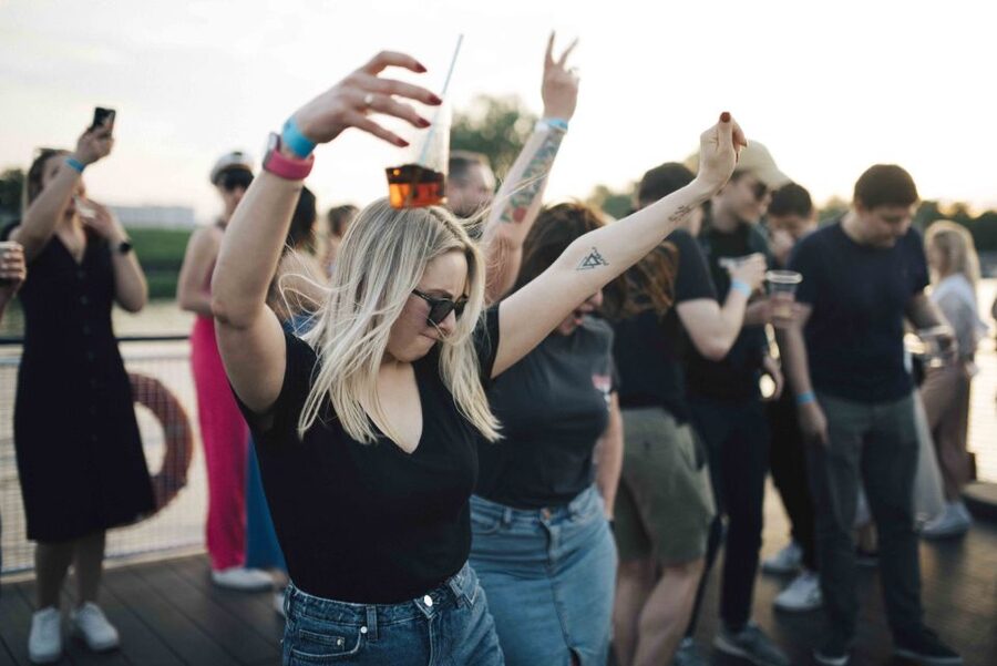 Warsaw: Boat Party with Unlimited Drinks &VIP Club Entrance - The open bar and what it means for value