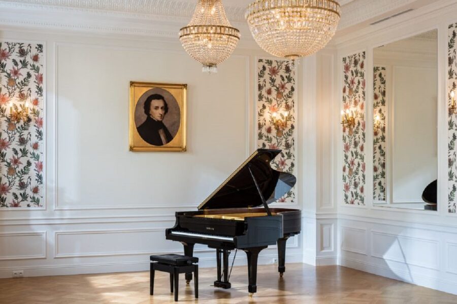Warsaw: Chopin Concert Ticket With Glass of Champagne - Meeting the pianist after the final piece