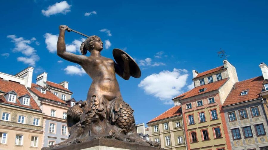 Warsaw City Game: Discovering Famous Polish Heroes - Palace of Culture and Science: a strong city-center start
