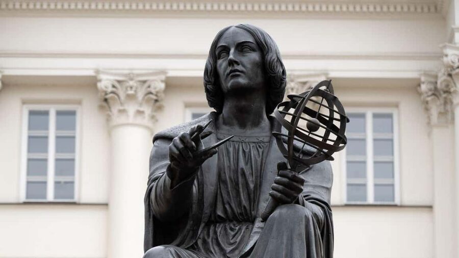 Warsaw City Game: Discovering Famous Polish Heroes - The Royal Route on Krakowskie Przedmieście