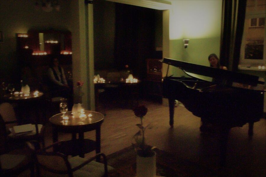 Warsaw Concert: Chopin – Painted by Candlelights with Wine - Why the small audience changes the experience