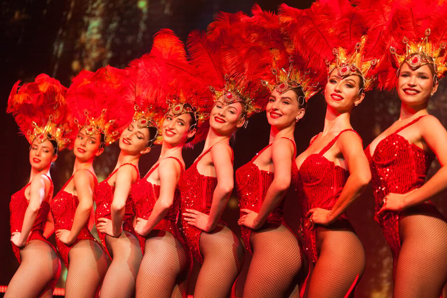 Warsaw: Dinner Show at Sabat Theatre - The final act is dancing on stage