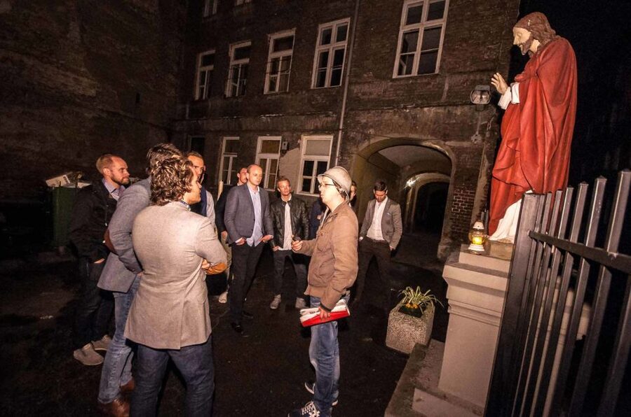 Warsaw: Evening History and Pubs Tour by Retro Minibus - Key points to know before booking