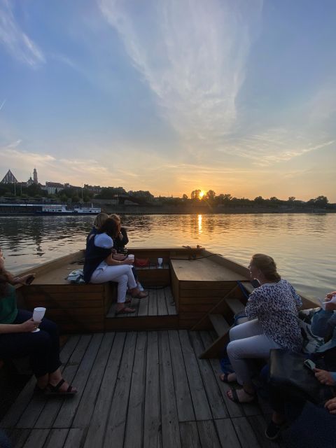 Warsaw: Evening Vistula Cruise with Welcome Drink - Why Warsaw looks different from the Vistula
