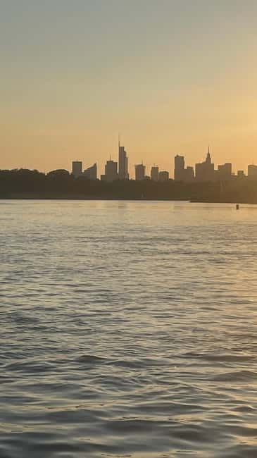 Warsaw: Explore the Vistula on Its Longest Speedboat Route - Twenty minutes of sharp turns and full acceleration