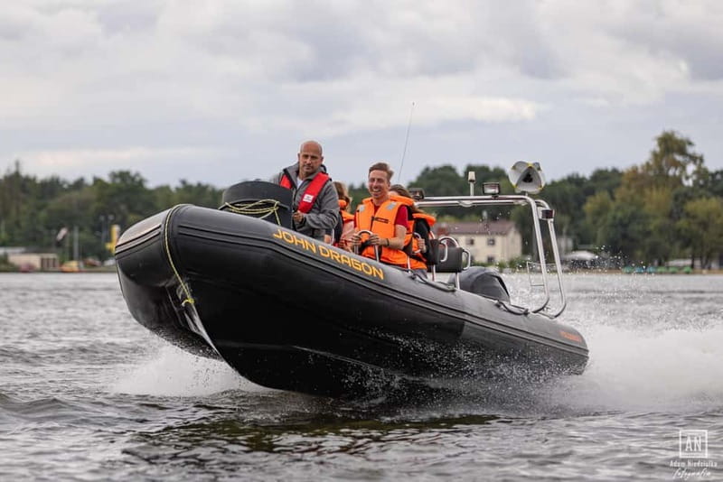 Warsaw: Explore the Vistula on Its Longest Speedboat Route - Practical details that affect your hour on the river