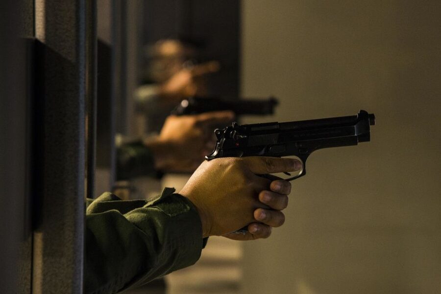 Warsaw: Extreme Shooting Range Experience with Transfers - Learning the basics before you fire