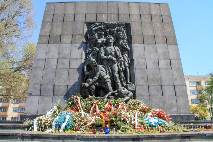 Warsaw: Ghetto, Jewish Cemetery & POLIN Museum Private Tour - Adding the Muranow Jewish Cemetery on the three-hour tour