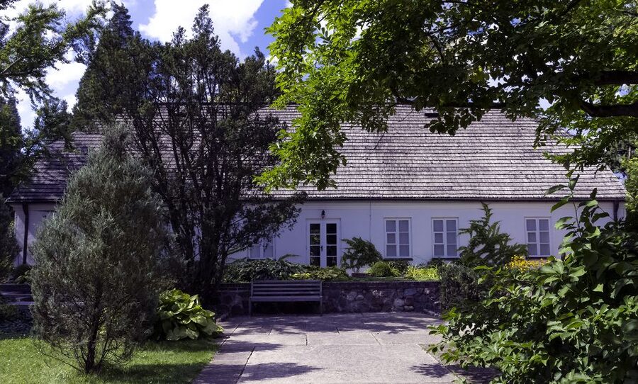 Warsaw: Half-Day Private Chopin Tour to Zelazowa Wola - What the $227 price really covers