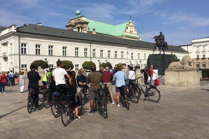 Warsaw Highlights by Bike with Breathtaking Sceneries - Castle Square and the rebuilt Old Town