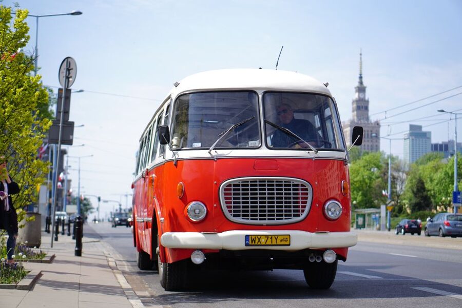 Warsaw: Highlights Guided Retro Bus Tour - Why the old bus is the main attraction