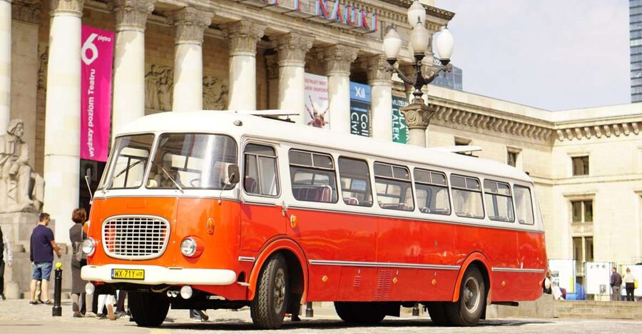 Warsaw: Highlights Guided Retro Bus Tour - Returning to the Palace of Culture and Science