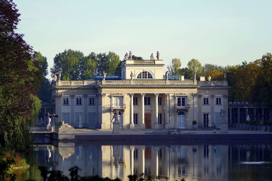 Warsaw: Highlights of Old & New Town Private Guided Tour - Why Warsaw Needs a Guide Beside You