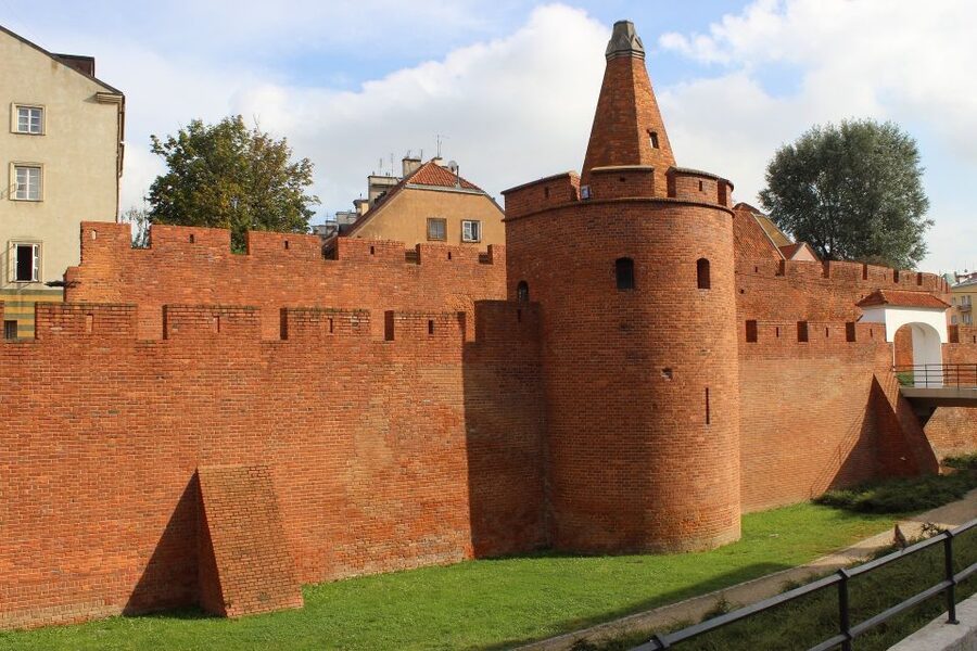 Warsaw: Highlights of Old & New Town Private Guided Tour - Copernicus, Holy Cross Church, and University Life