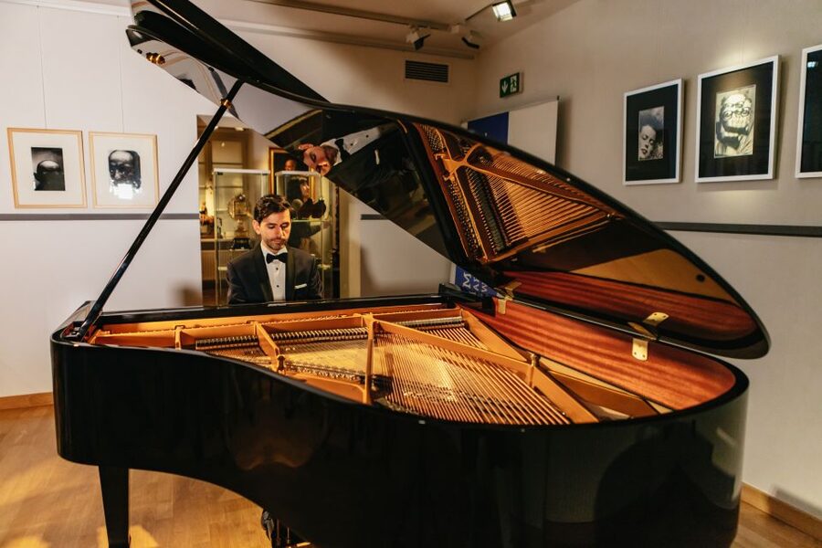 Warsaw: Live Chopin Piano Concert - The performers and the changing program