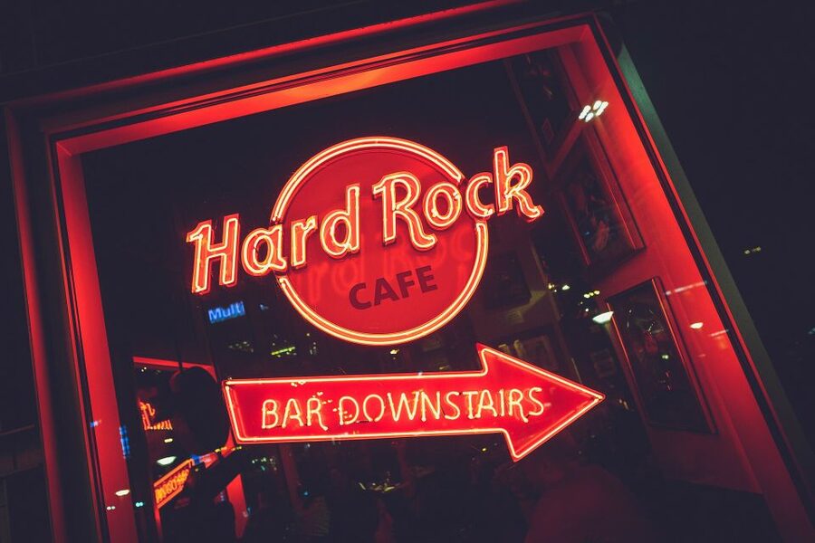 Warsaw: Lunch or dinner at Hard Rock Cafe with Skip-the-Line - What skip-the-line really means here