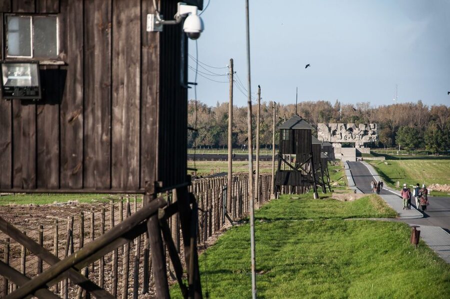 Warsaw: Majdanek Concentration Camp & Lublin Guided Day Tour - Lublin’s Old Town after the camp