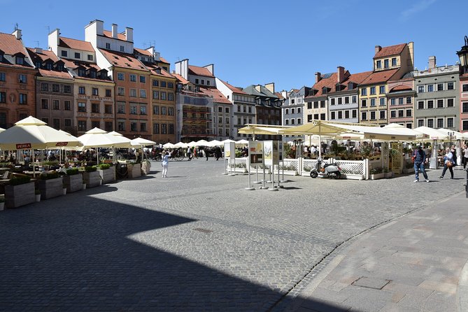 Warsaw Old Town Guided Tour with Antek & Friends | small groups - Starting at Sigismund’s Column in Castle Square
