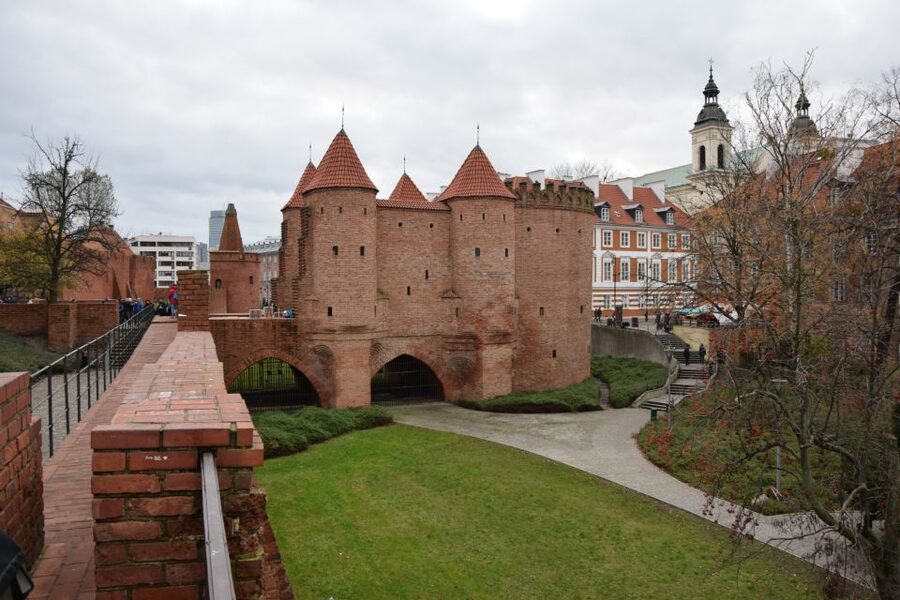 Warsaw: Old Town Guided Walking Tour - Why Warsaw Old Town needs a walking tour