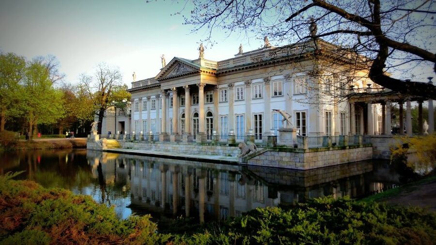 Warsaw: Old Town Highlights Private Walking Tour - The Royal Castle with skip-the-line entry