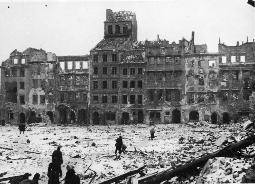 Warsaw: Old Town Highlights Private Walking Tour - From the 1944 monument to the Barbican